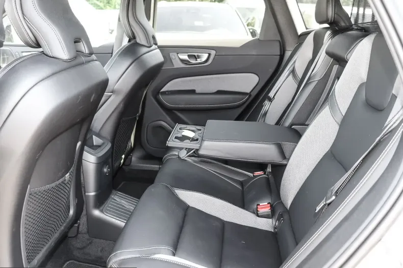 Volvo XC60 din 2024 cu 16.002 km - oferta VOL209573 - foto 14