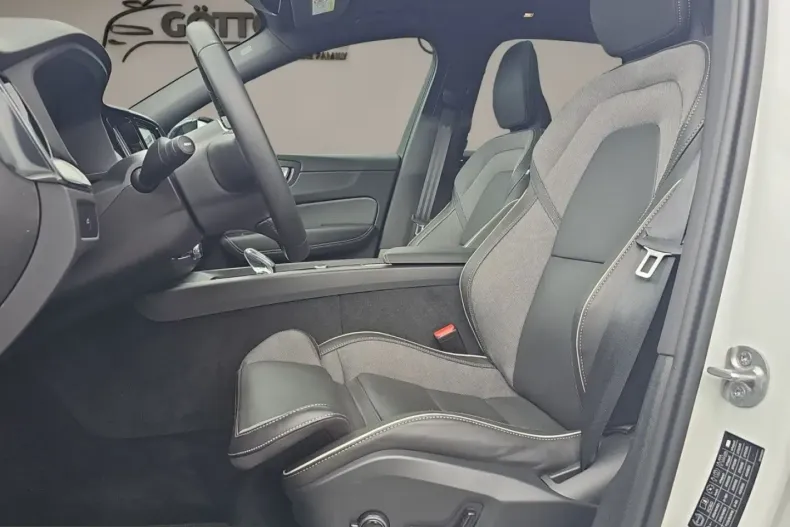 Volvo XC60 din 2025 cu 23.500 km - oferta VOL209574 - foto 7