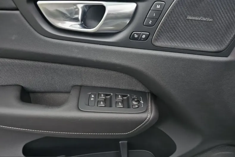 Volvo XC60 din 2025 cu 23.500 km - oferta VOL209574 - foto 11