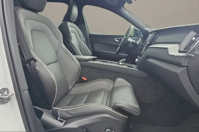 Volvo XC60 din 2025 cu 23.500 km - oferta VOL209574 - foto 13