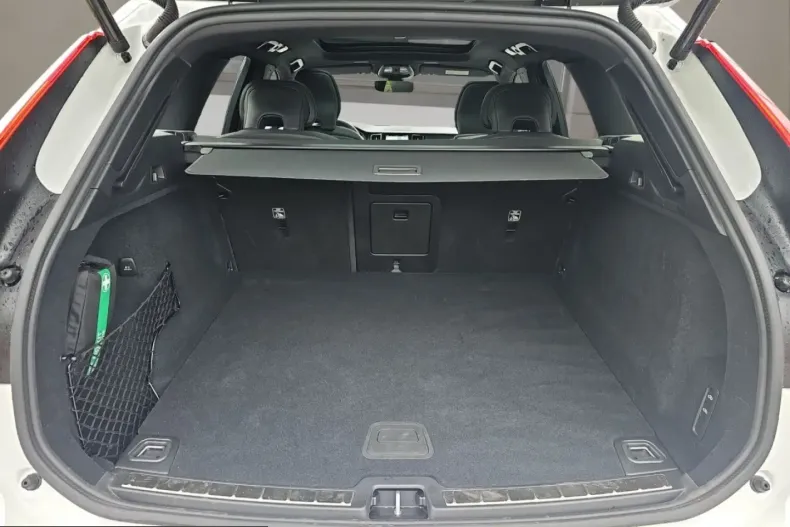 Volvo XC60 din 2025 cu 23.500 km - oferta VOL209574 - foto 14