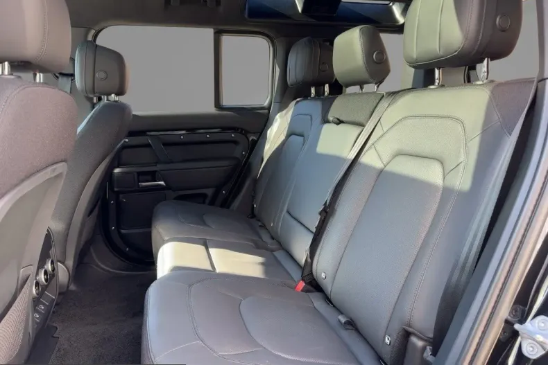 Land Rover Defender din 2025 cu 6.243 km - oferta LAN209577 - foto 9