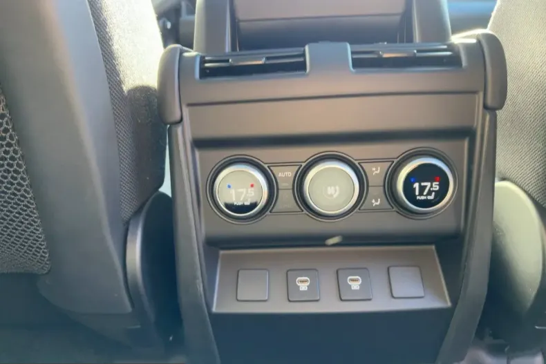 Land Rover Defender din 2025 cu 6.243 km - oferta LAN209577 - foto 15