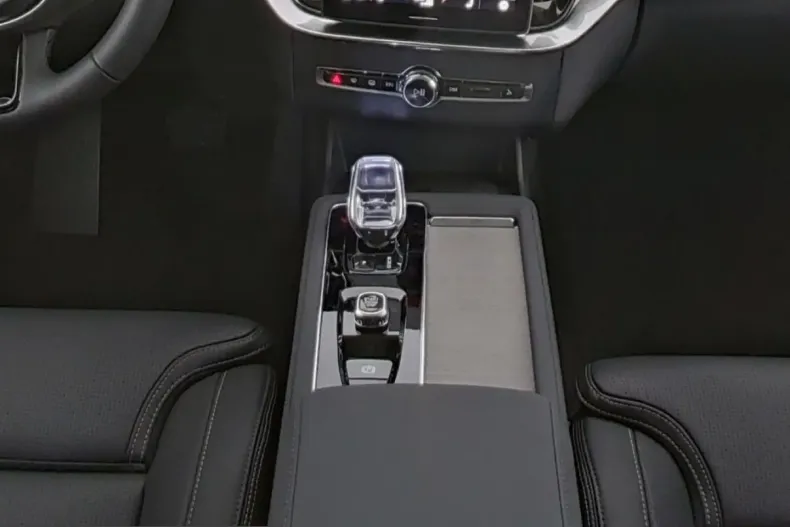 Volvo XC90 din 2025 cu 16.500 km - oferta VOL209588 - foto 9