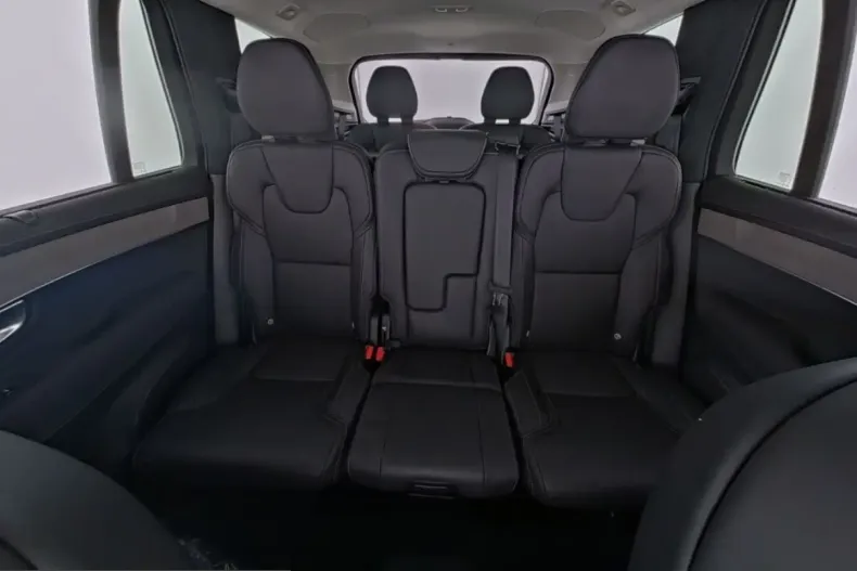 Volvo XC90 din 2025 cu 16.500 km - oferta VOL209588 - foto 10