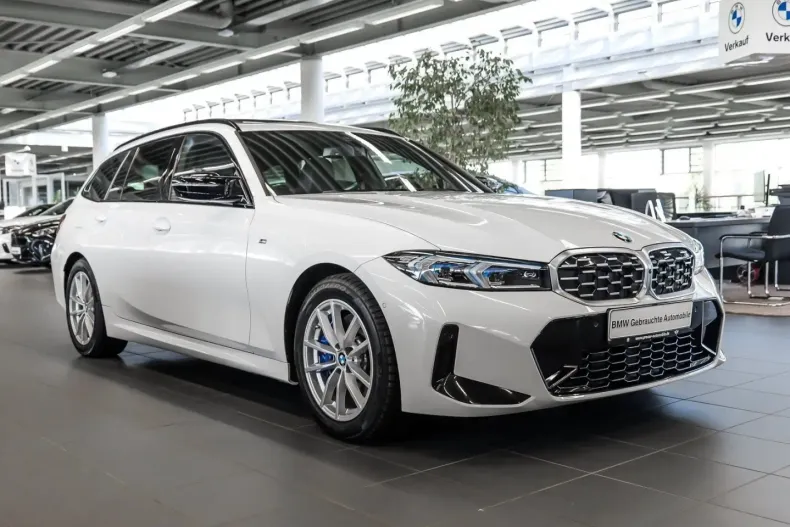 BMW M340i (Seria 3) din 2025 cu 14.685 km - oferta BMW209591 - foto 3