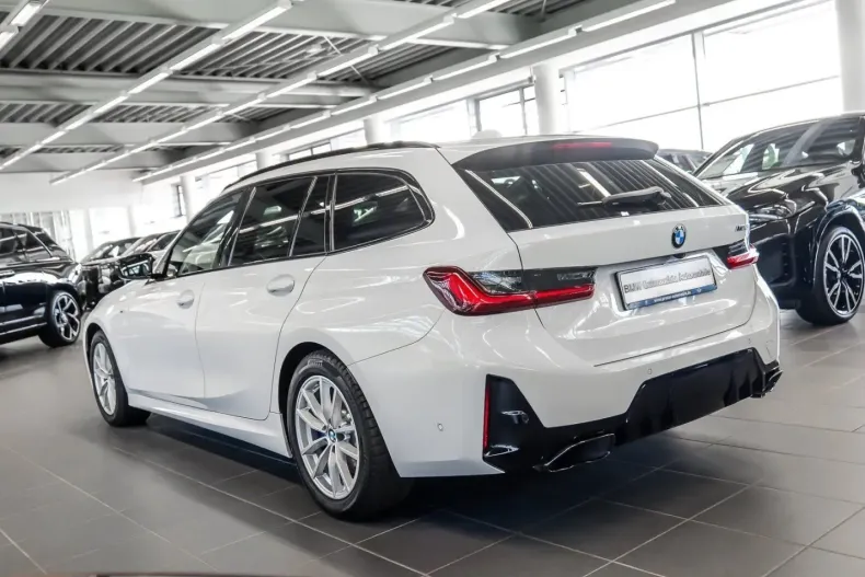 BMW M340i (Seria 3) din 2025 cu 14.685 km - oferta BMW209591 - foto 4