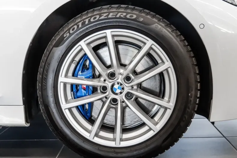 BMW M340i (Seria 3) din 2025 cu 14.685 km - oferta BMW209591 - foto 8