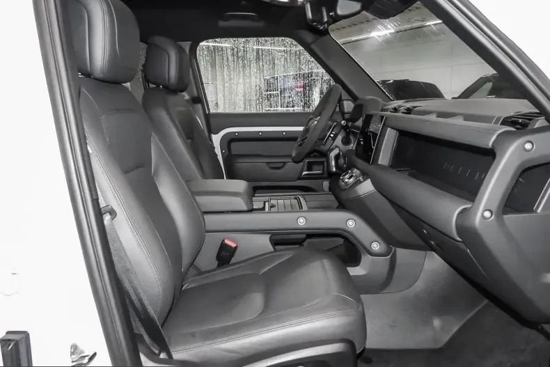 Land Rover Defender din 2023 cu 29.089 km - oferta LAN209599 - foto 3