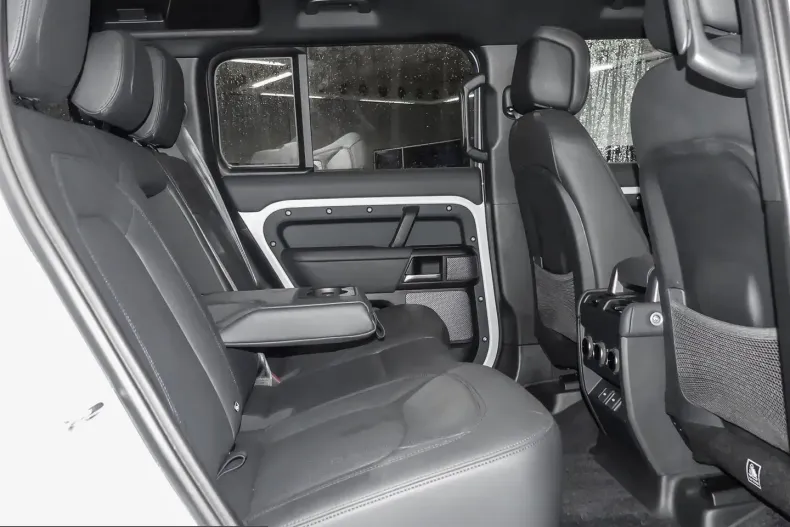 Land Rover Defender din 2023 cu 29.089 km - oferta LAN209599 - foto 5