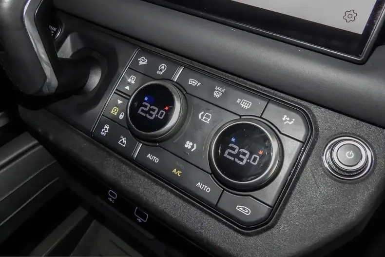 Land Rover Defender din 2023 cu 29.089 km - oferta LAN209599 - foto 12