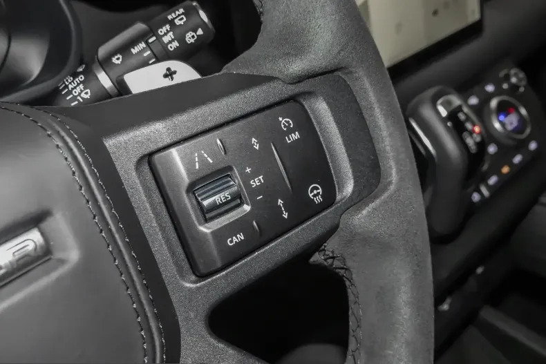 Land Rover Defender din 2023 cu 29.089 km - oferta LAN209599 - foto 13
