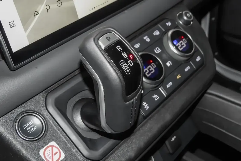 Land Rover Defender din 2023 cu 29.089 km - oferta LAN209599 - foto 14