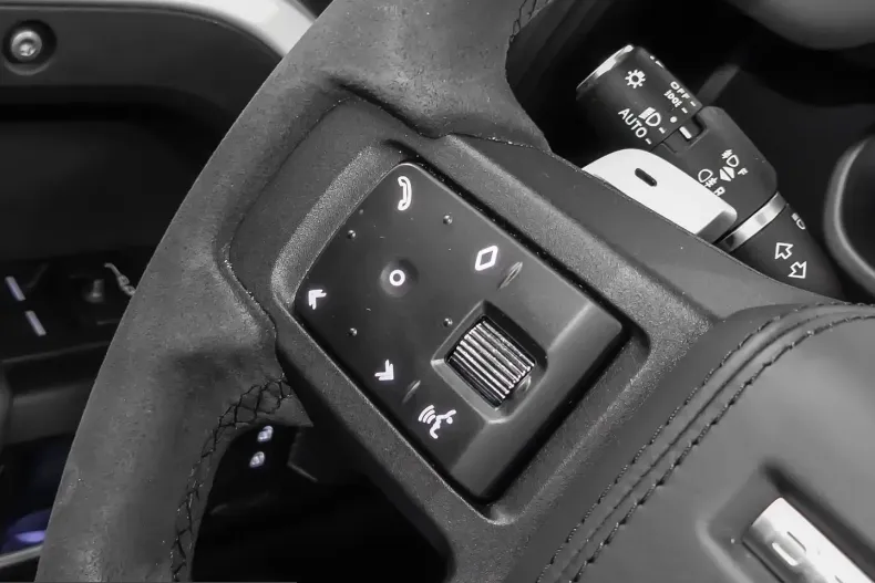 Land Rover Defender din 2023 cu 29.089 km - oferta LAN209599 - foto 17