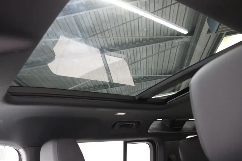 Land Rover Defender din 2024 cu 16.300 km - oferta LAN209601 - foto 9