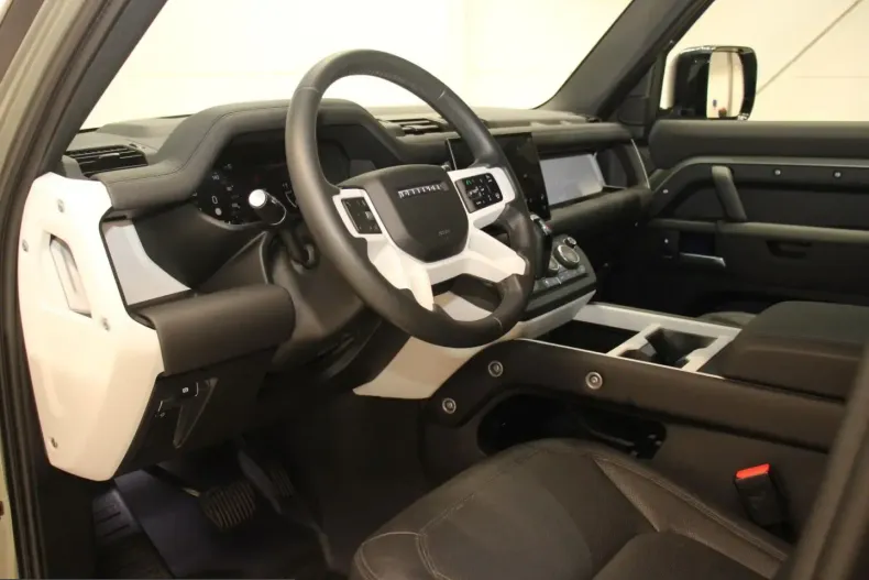 Land Rover Defender din 2024 cu 16.300 km - oferta LAN209601 - foto 14