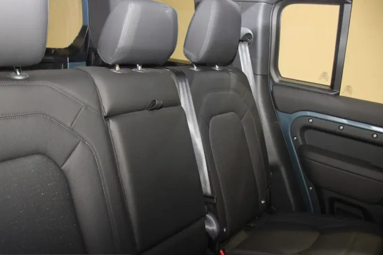Land Rover Defender din 2025 cu 21.300 km - oferta LAN209602 - foto 8