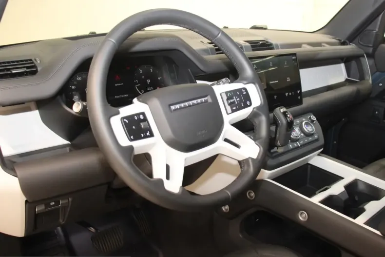 Land Rover Defender din 2025 cu 21.300 km - oferta LAN209602 - foto 14