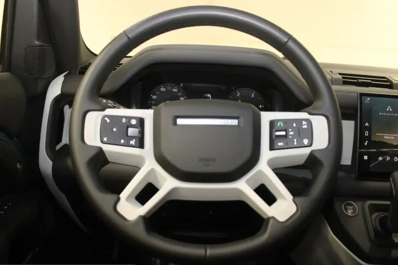 Land Rover Defender din 2025 cu 21.300 km - oferta LAN209602 - foto 16