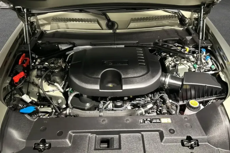 Land Rover Defender din 2024 cu 19.751 km - oferta LAN209603 - foto 10