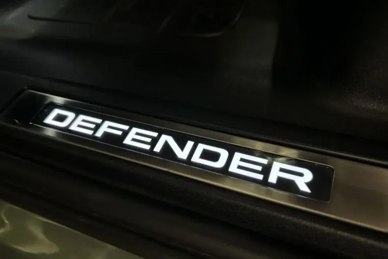 Land Rover Defender din 2024 cu 19.751 km - oferta LAN209603 - foto 18