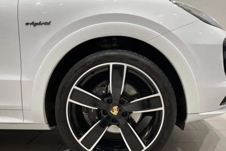 Porsche Cayenne din 2022 cu 69.989 km - oferta POR209607 - foto 6
