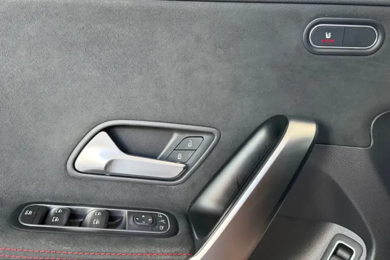 Mercedes-Benz CLA 250 (Clasa CLA) din 2022 cu 94.684 km - oferta MER209610 - foto 26
