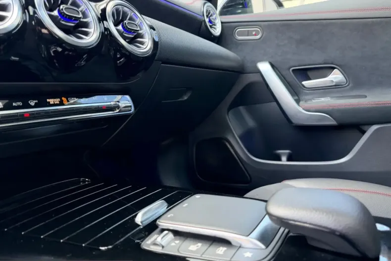 Mercedes-Benz CLA 250 (Clasa CLA) din 2022 cu 94.684 km - oferta MER209610 - foto 27