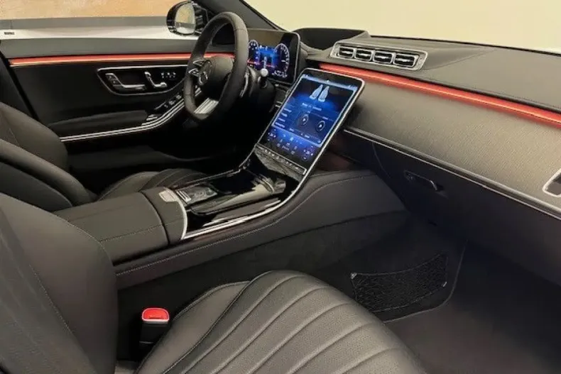 Mercedes-Benz S 580 (Clasa S) din 2025 cu 9.806 km - oferta MER209612 - foto 4