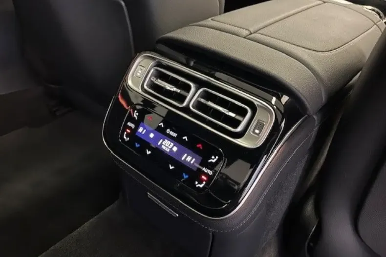 Mercedes-Benz S 580 (Clasa S) din 2025 cu 9.806 km - oferta MER209612 - foto 10