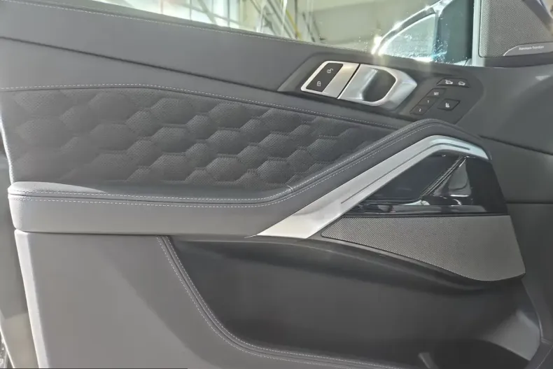 BMW X6 M (Seria X) din 2025 cu 16.363 km - oferta BMW209631 - foto 17
