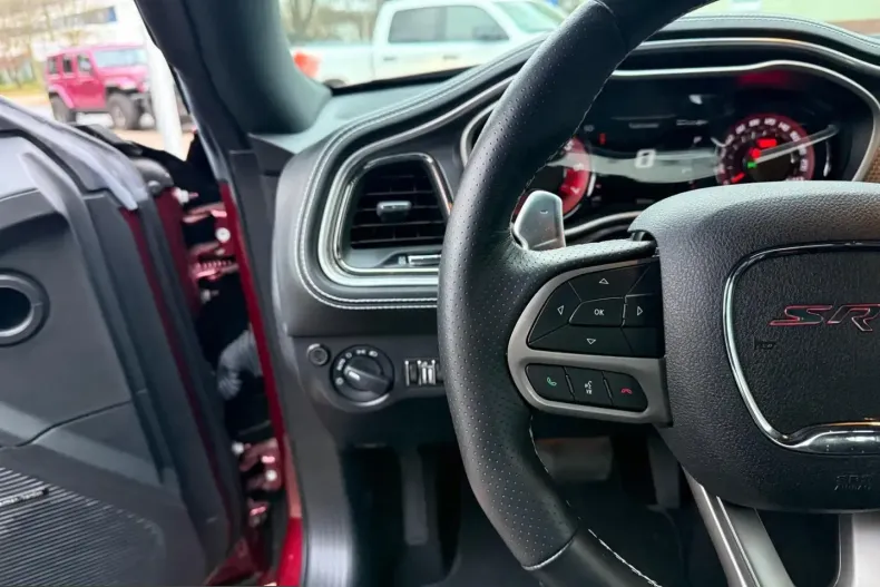 Dodge Challenger din 2022 cu 7.600 km - oferta DOD209634 - foto 21