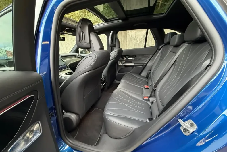 Mercedes-Benz GLC 200 (Clasa GLC) din 2023 cu 4.210 km - oferta MER209690 - foto 6