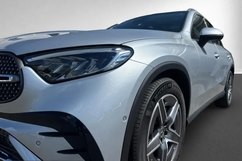 Mercedes-Benz GLC 200 (Clasa GLC) din 2024 cu 13.500 km - oferta MER209693 - foto 9