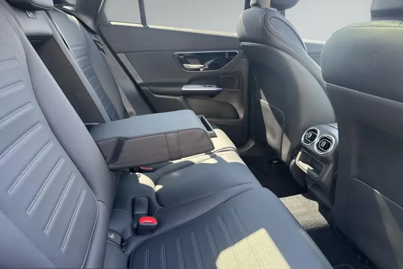 Mercedes-Benz GLC 200 (Clasa GLC) din 2024 cu 13.500 km - oferta MER209693 - foto 18
