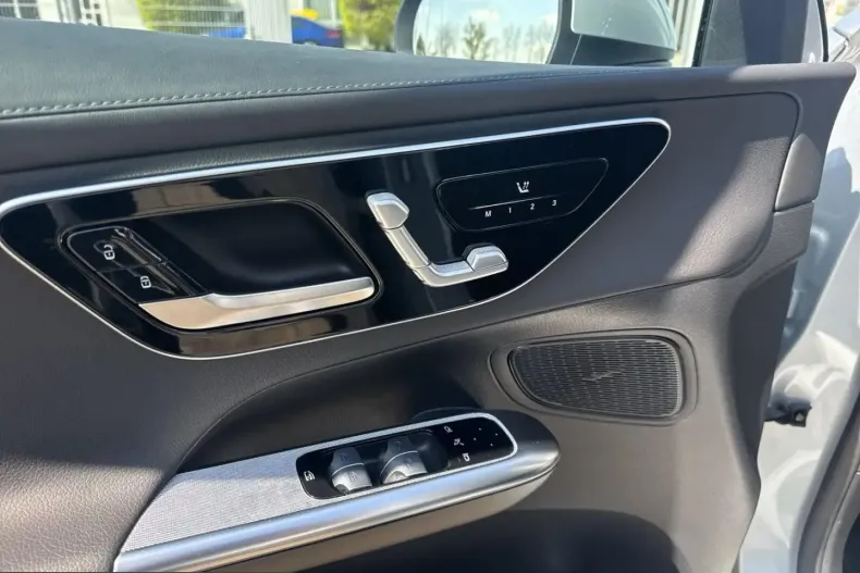 Mercedes-Benz GLC 200 (Clasa GLC) din 2024 cu 13.500 km - oferta MER209693 - foto 20