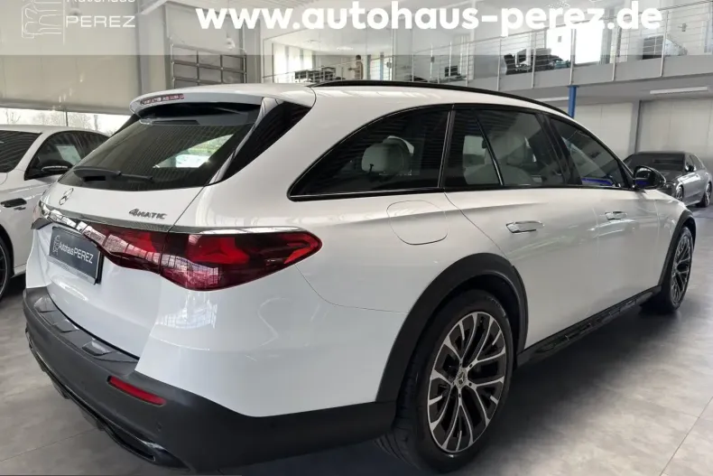 Mercedes-Benz E 450 (Clasa E) din 2023 cu 24.999 km - oferta MER209694 - foto 4