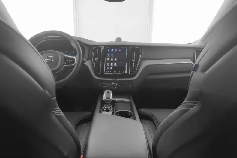 Volvo XC60 din 2025 cu 9.329 km - oferta VOL209737 - foto 3