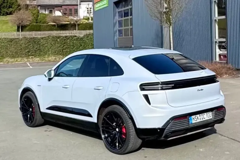 Porsche Macan din 2025 cu 19.500 km - oferta POR209742 - foto 2