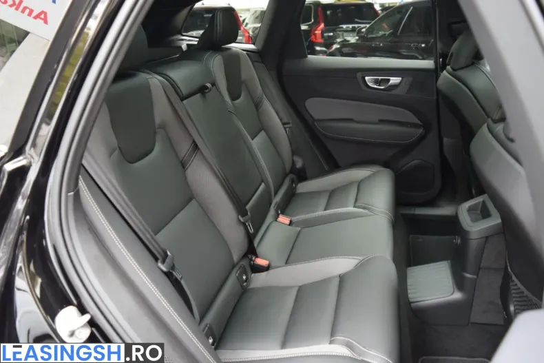 Volvo XC60 din 2024 cu 14.000 km - oferta VOL209744 - foto 12