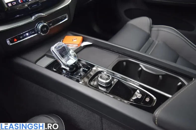 Volvo XC60 din 2024 cu 14.000 km - oferta VOL209744 - foto 18