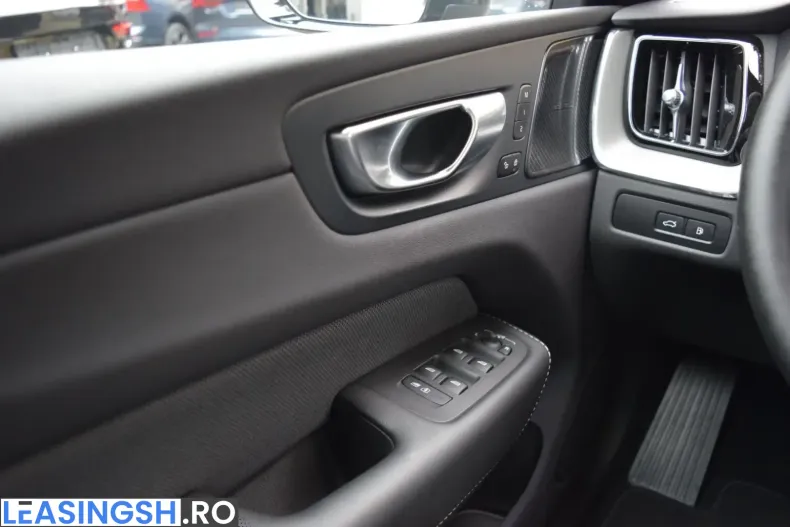Volvo XC60 din 2024 cu 14.000 km - oferta VOL209744 - foto 19