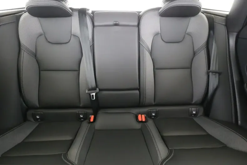 Volvo XC60 din 2024 cu 24.000 km - oferta VOL209745 - foto 8