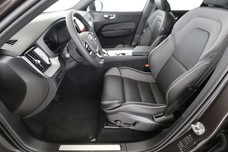 Volvo XC60 din 2024 cu 24.000 km - oferta VOL209745 - foto 13