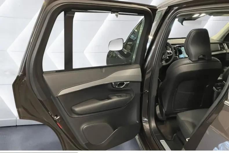 Volvo XC90 din 2024 cu 23.887 km - oferta VOL209757 - foto 23