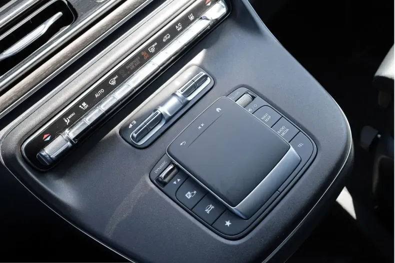 Mercedes-Benz V 300 (Clasa V) din 2025 cu 33.132 km - oferta MER209758 - foto 19