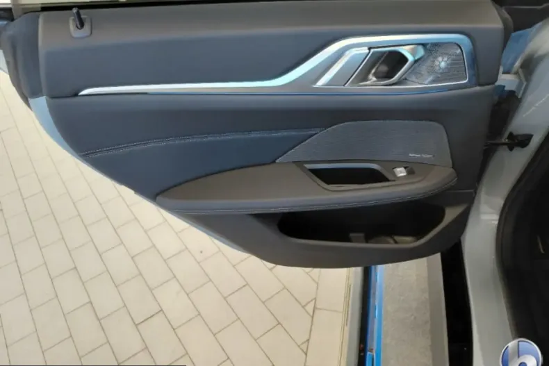 BMW i4 (Seria 4) din 2024 cu 45.500 km - oferta BMW209762 - foto 12