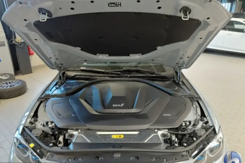 BMW i4 (Seria 4) din 2024 cu 45.500 km - oferta BMW209762 - foto 29