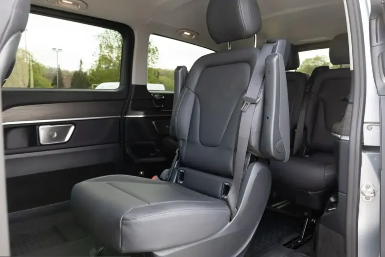 Mercedes-Benz V 300 (Clasa V) din 2025 cu 17.841 km - oferta MER209766 - foto 9