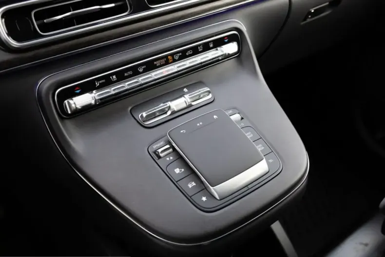 Mercedes-Benz V 300 (Clasa V) din 2025 cu 17.841 km - oferta MER209766 - foto 15